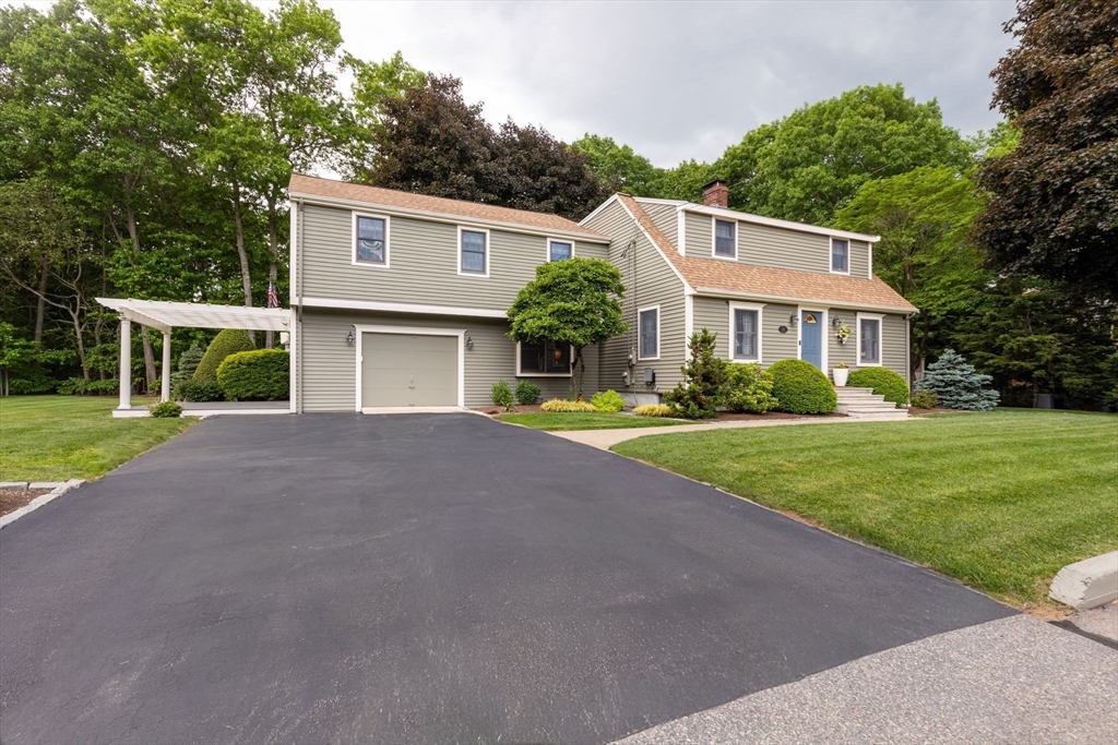 50 Hope St, Mansfield, Massachusetts, 5 Bedrooms Bedrooms, 10 Rooms Rooms,3.5 BathroomsBathrooms,Residential,For Sale,Hope St,73527244