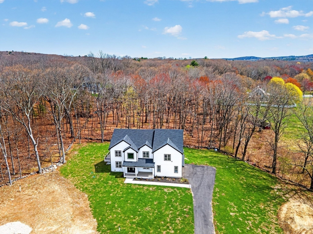 10 Falcon Dr, Shrewsbury, Massachusetts, 5 Bedrooms Bedrooms, 12 Rooms Rooms,4.5 BathroomsBathrooms,Residential,For Sale,Falcon Dr,73527266