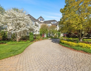 10 Andrea Dr, Hopkinton, Massachusetts, 6 Bedrooms Bedrooms, 14 Rooms Rooms,7 BathroomsBathrooms,Residential,For Sale,Andrea Dr,73527289