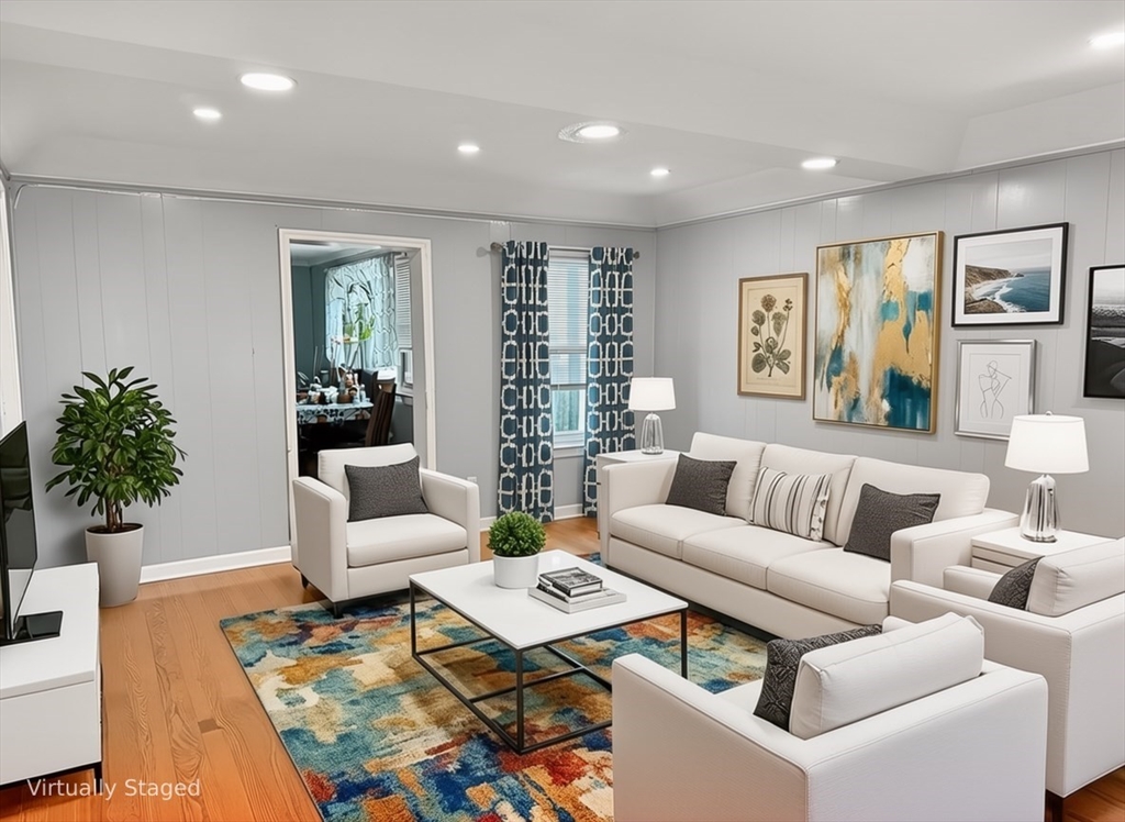 221 Trenton Street, Boston, Massachusetts, 3 Bedrooms Bedrooms, 5 Rooms Rooms,1 BathroomBathrooms,Residential Lease,For Rent,Trenton Street,73503965
