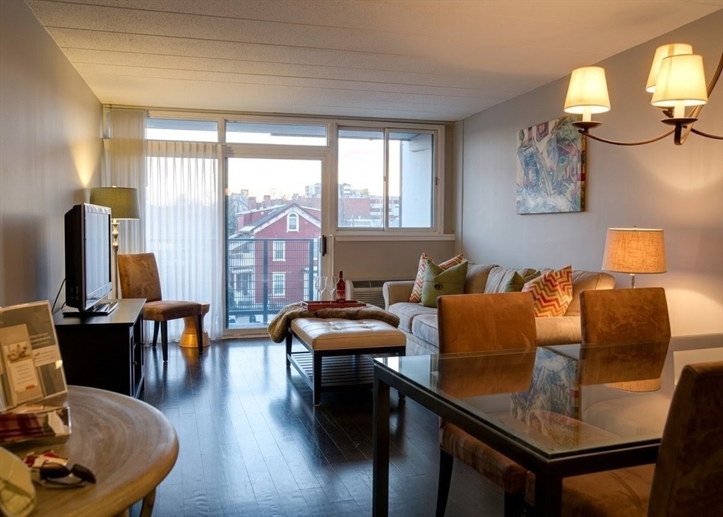 345 Harvard Street, Cambridge, Massachusetts, 2 Bedrooms Bedrooms, 4 Rooms Rooms,1.5 BathroomsBathrooms,Residential Lease,For Rent,Harvard Street,73508520