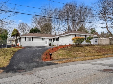 3 Blackstone Street, Peabody, Massachusetts, 4 Bedrooms Bedrooms, 7 Rooms Rooms,2 BathroomsBathrooms,Residential,For Sale,Blackstone Street,73494734