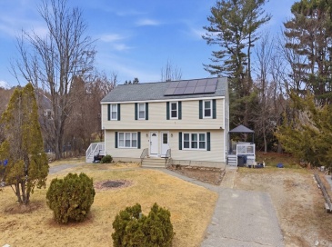 7 Webster St, Douglas, Massachusetts, 3 Bedrooms Bedrooms, 5 Rooms Rooms,1.5 BathroomsBathrooms,Residential,For Sale,Webster St,73490806