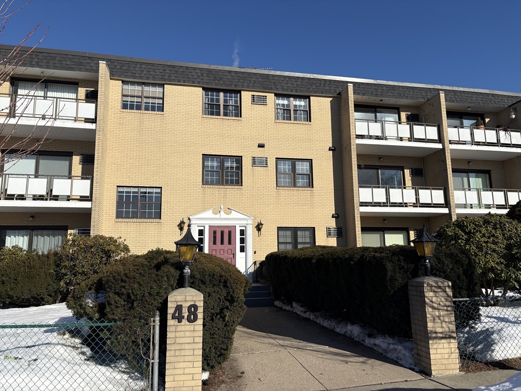 48 Bigelow Avenue, Watertown, Massachusetts, 2 Bedrooms Bedrooms, 5 Rooms Rooms,2 BathroomsBathrooms,Residential Lease,For Rent,Bigelow Avenue,73481693