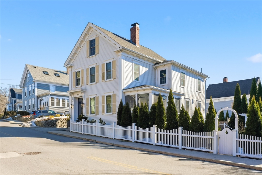 1 Rocky Hill, Amesbury, Massachusetts, 3 Bedrooms Bedrooms, 8 Rooms Rooms,1.5 BathroomsBathrooms,Residential,For Sale,Rocky Hill,73496577