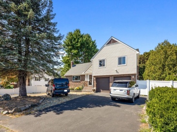 46 Juniper Dr, Saugus, Massachusetts, 4 Bedrooms Bedrooms, 8 Rooms Rooms,2.5 BathroomsBathrooms,Residential Lease,For Rent,Juniper Dr,73509399