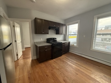 413 Boston St, Lynn, Massachusetts, 2 Bedrooms Bedrooms, 3 Rooms Rooms,1 BathroomBathrooms,Residential Lease,For Rent,Boston St,73479390