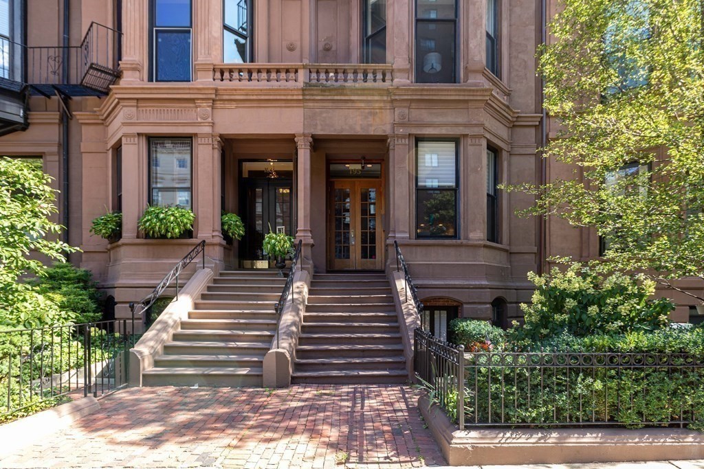 195 Beacon St, Boston, Massachusetts, 1 Bedroom Bedrooms, 2 Rooms Rooms,1 BathroomBathrooms,Residential Lease,For Rent,Beacon St,73523848