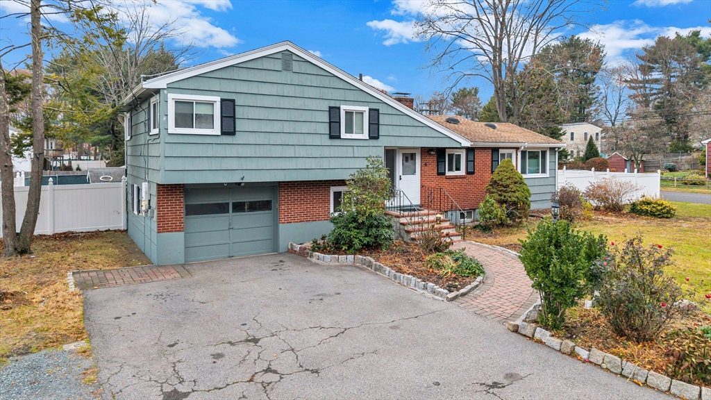 6 Woodward Rd, Framingham, Massachusetts, 4 Bedrooms Bedrooms, 12 Rooms Rooms,1.5 BathroomsBathrooms,Residential,For Sale,Woodward Rd,73458131