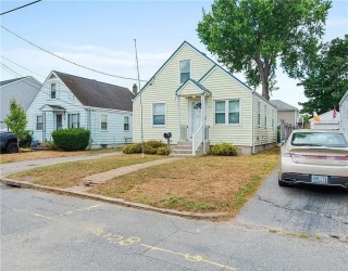 85 Manistee St, Pawtucket, Rhode Island, 3 Bedrooms Bedrooms, 6 Rooms Rooms,1 BathroomBathrooms,Residential,For Sale,Manistee St,73527350