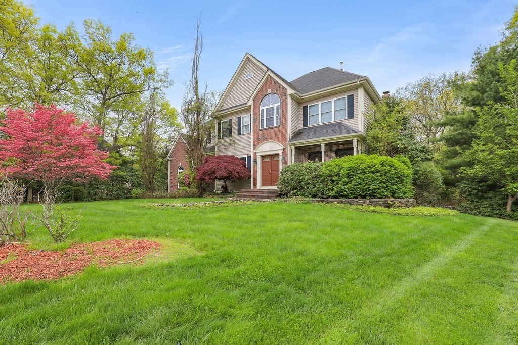 12 Kristen Circle, North Attleboro, Massachusetts, 4 Bedrooms Bedrooms, 10 Rooms Rooms,4 BathroomsBathrooms,Residential,For Sale,Kristen Circle,73527326