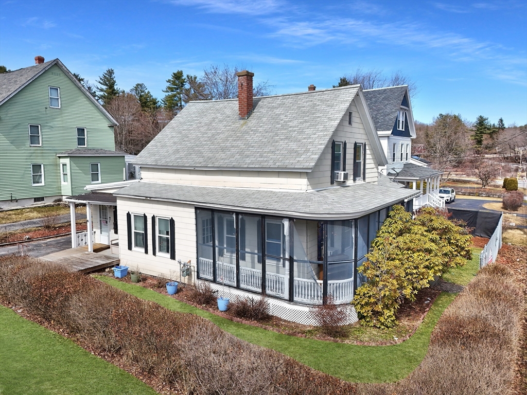 542 North St, Fitchburg, Massachusetts, 4 Bedrooms Bedrooms, 8 Rooms Rooms,1 BathroomBathrooms,Residential,For Sale,North St,73527362