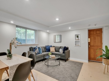 12 Shepard St, Cambridge, Massachusetts, 2 Bedrooms Bedrooms, 4 Rooms Rooms,1 BathroomBathrooms,Residential,For Sale,Shepard St,73527385