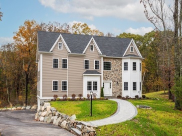15 Anna Pl, Holliston, Massachusetts, 4 Bedrooms Bedrooms, 11 Rooms Rooms,4.5 BathroomsBathrooms,Residential Lease,For Rent,Anna Pl,73527405