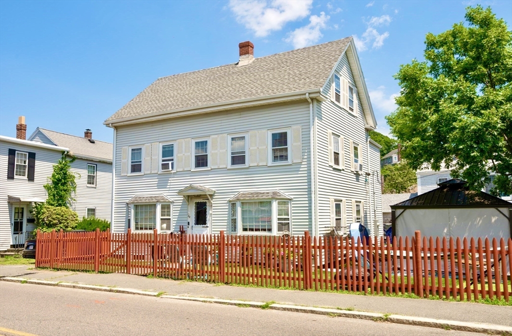 58 Puritan Rd, Swampscott, Massachusetts, 4 Bedrooms Bedrooms, 7 Rooms Rooms,2 BathroomsBathrooms,Residential Lease,For Rent,Puritan Rd,73527409