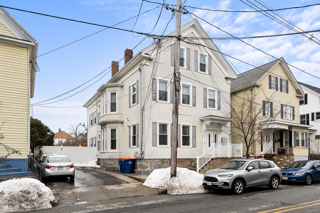 77 Dartmouth St, New Bedford, Massachusetts, 9 Bedrooms Bedrooms, 21 Rooms Rooms,4.5 BathroomsBathrooms,Residential Income,For Sale,Dartmouth St,73527414