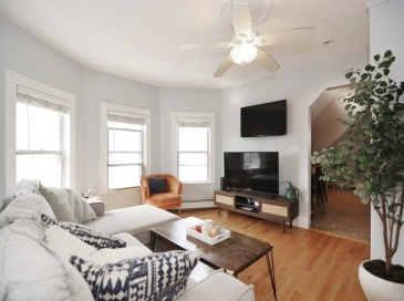 716 East 7th Street, Boston, Massachusetts, 2 Bedrooms Bedrooms, 6 Rooms Rooms,1 BathroomBathrooms,Residential Lease,For Rent,East 7th Street,73527458