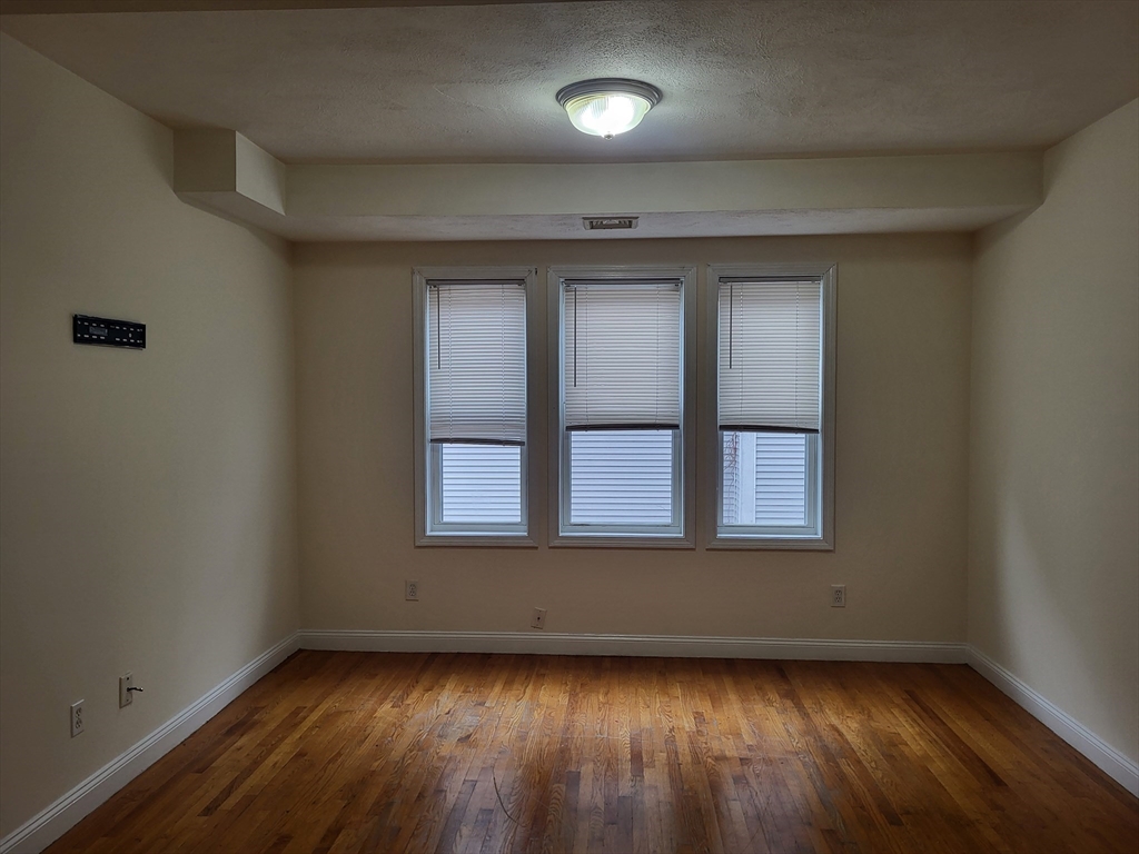 54 Greendale Road, Boston, Massachusetts, 2 Bedrooms Bedrooms, 4 Rooms Rooms,1 BathroomBathrooms,Residential Lease,For Rent,Greendale Road,73527477