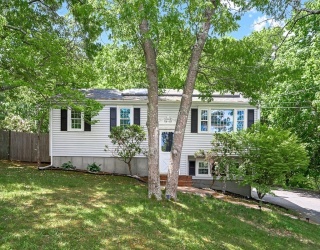 18 Adams St, Plymouth, Massachusetts, 4 Bedrooms Bedrooms, 8 Rooms Rooms,2 BathroomsBathrooms,Residential,For Sale,Adams St,73527336