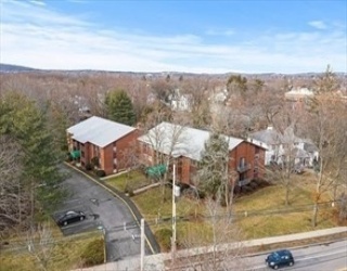 621 Watertown St, Newton, Massachusetts, 2 Bedrooms Bedrooms, 5 Rooms Rooms,2 BathroomsBathrooms,Residential Lease,For Rent,Watertown St,73527566