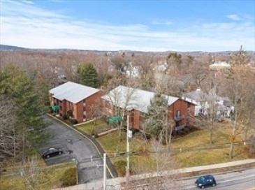 621 Watertown St, Newton, Massachusetts, 2 Bedrooms Bedrooms, 5 Rooms Rooms,2 BathroomsBathrooms,Residential Lease,For Rent,Watertown St,73527566