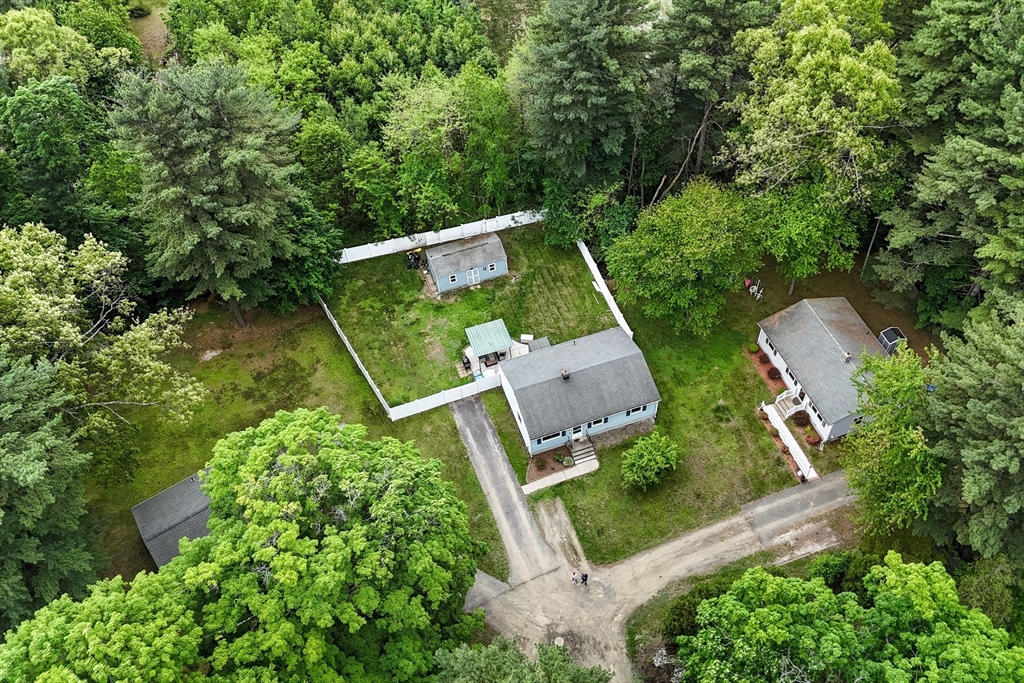 37 Parkerview St, Springfield, Massachusetts, 3 Bedrooms Bedrooms, 7 Rooms Rooms,2 BathroomsBathrooms,Residential,For Sale,Parkerview St,73527573