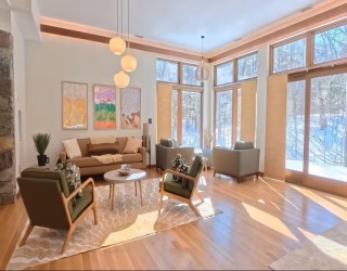 64 Newcomb Road, Stoneham, Massachusetts, 5 Bedrooms Bedrooms, 10 Rooms Rooms,4 BathroomsBathrooms,Residential Lease,For Rent,Newcomb Road,73527608
