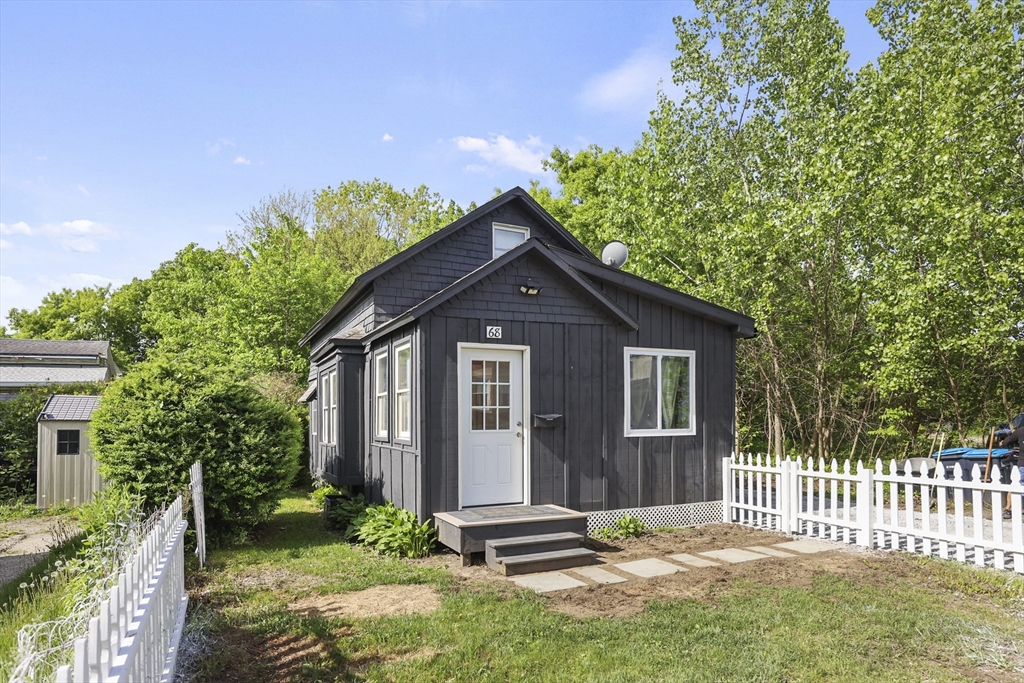 68 Orchard St, Pittsfield, Massachusetts, 3 Bedrooms Bedrooms, 6 Rooms Rooms,1 BathroomBathrooms,Residential,For Sale,Orchard St,73527614