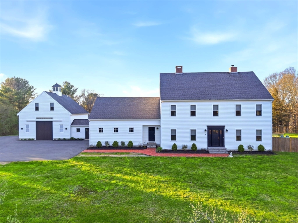 420 Middle, West Newbury, Massachusetts, 4 Bedrooms Bedrooms, 9 Rooms Rooms,3.5 BathroomsBathrooms,Residential,For Sale,Middle,73527612