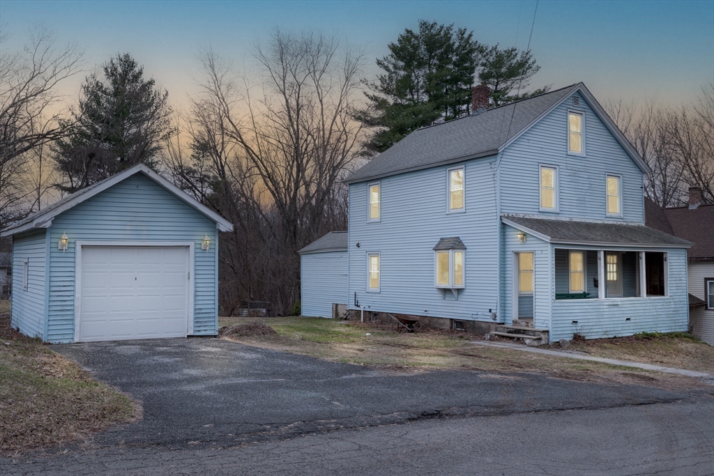 14 Dewey St, Easthampton, Massachusetts, 4 Bedrooms Bedrooms, 7 Rooms Rooms,2 BathroomsBathrooms,Residential,For Sale,Dewey St,73495063
