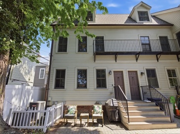 72 School St, Boston, Massachusetts, 1 Bedroom Bedrooms, 5 Rooms Rooms,1 BathroomBathrooms,Residential Lease,For Rent,School St,73522429 72 School St, Boston, Massachusetts, 1 Bedroom Bedrooms, 5 Rooms Rooms,1 BathroomBathrooms,Residential Lease,For Rent,School St,73522429