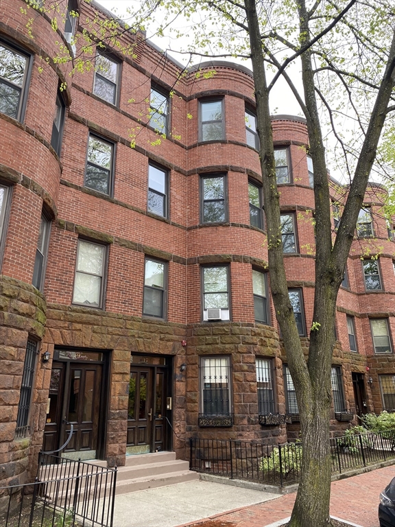 17 Follen St, Boston, Massachusetts, 1 Bedroom Bedrooms, 3 Rooms Rooms,1 BathroomBathrooms,Residential Lease,For Rent,Follen St,73520433