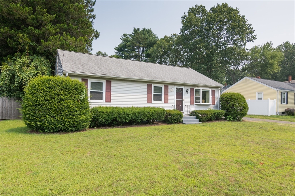 60 Gatewood Rd, Springfield, Massachusetts, 3 Bedrooms Bedrooms, 5 Rooms Rooms,1 BathroomBathrooms,Residential Lease,For Rent,Gatewood Rd,73475799