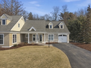 18 Winterberry Ln, Hanover, Massachusetts, 2 Bedrooms Bedrooms, 7 Rooms Rooms,2.5 BathroomsBathrooms,Residential,For Sale,Winterberry Ln,73472757