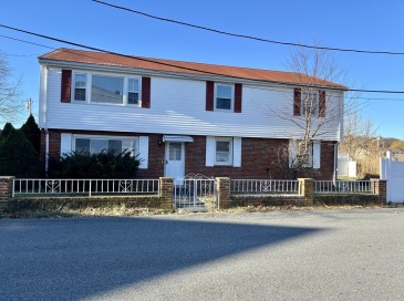 21 Harlow, Saugus, Massachusetts, 3 Bedrooms Bedrooms, 8 Rooms Rooms,2 BathroomsBathrooms,Residential Lease,For Rent,Harlow,73516275
