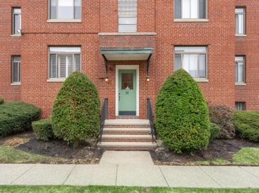 20 Ashland St, Worcester, Massachusetts, 2 Bedrooms Bedrooms, 4 Rooms Rooms,1 BathroomBathrooms,Residential,For Sale,Ashland St,73501278