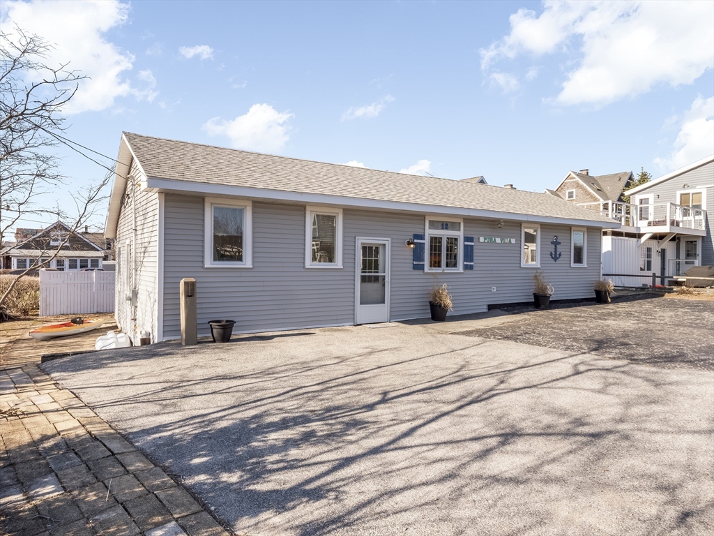 12 60th Street, Newburyport, Massachusetts, 3 Bedrooms Bedrooms, 7 Rooms Rooms,1 BathroomBathrooms,Residential,For Sale,60th Street,73492281