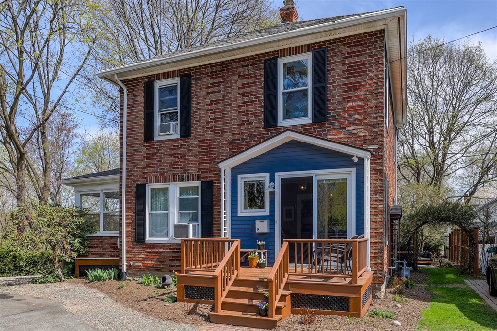 8 Edgewood Ter, Northampton, Massachusetts, 3 Bedrooms Bedrooms, 6 Rooms Rooms,2 BathroomsBathrooms,Residential,For Sale,Edgewood Ter,73507558