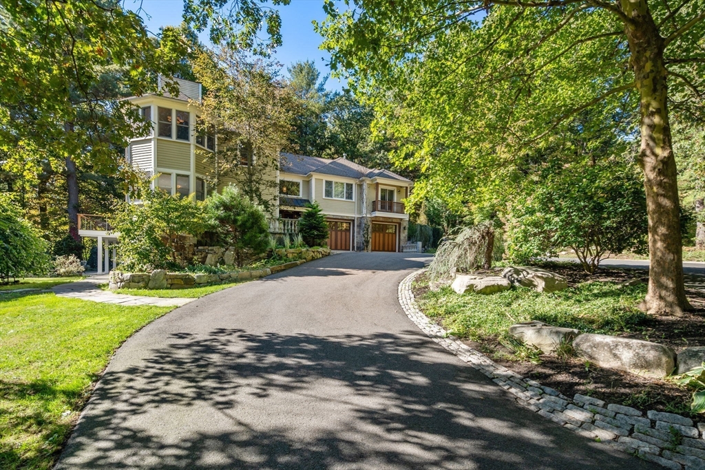 39 Westbrook Ln, Westwood, Massachusetts, 5 Bedrooms Bedrooms, 12 Rooms Rooms,4.5 BathroomsBathrooms,Residential,For Sale,Westbrook Ln,73472568