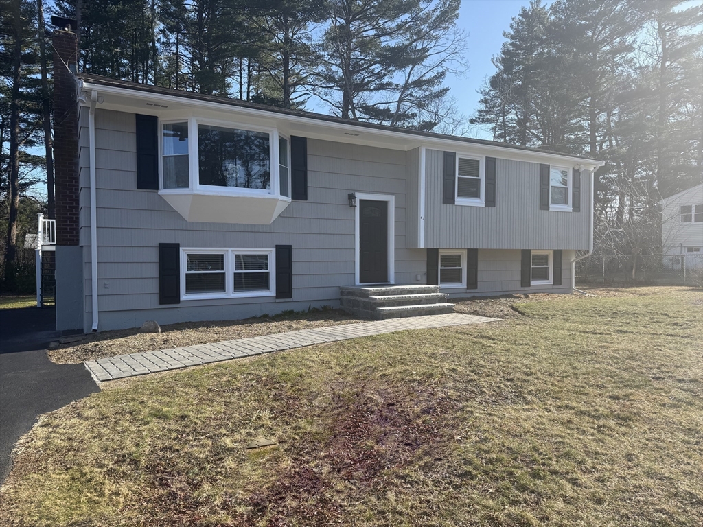 62 Duncan Rd, Stoughton, Massachusetts, 3 Bedrooms Bedrooms, 7 Rooms Rooms,1 BathroomBathrooms,Residential,For Sale,Duncan Rd,73483460