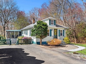 12 Lake Ave, Saugus, Massachusetts, 2 Bedrooms Bedrooms, 6 Rooms Rooms,1.5 BathroomsBathrooms,Residential,For Sale,Lake Ave,73507695 12 Lake Ave, Saugus, Massachusetts, 2 Bedrooms Bedrooms, 6 Rooms Rooms,1.5 BathroomsBathrooms,Residential,For Sale,Lake Ave,73507695