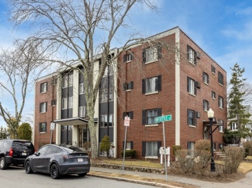 50 Tuttle St, Wakefield, Massachusetts, 1 Bedroom Bedrooms, 4 Rooms Rooms,1 BathroomBathrooms,Residential,For Sale,Tuttle St,73488244