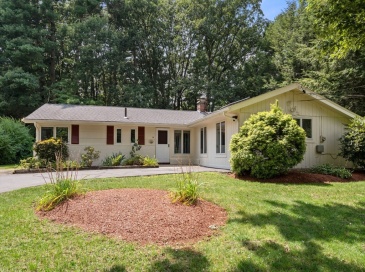 14 Corrine Drive, Framingham, Massachusetts, 3 Bedrooms Bedrooms, 6 Rooms Rooms,1.5 BathroomsBathrooms,Residential Lease,For Rent,Corrine Drive,73455565