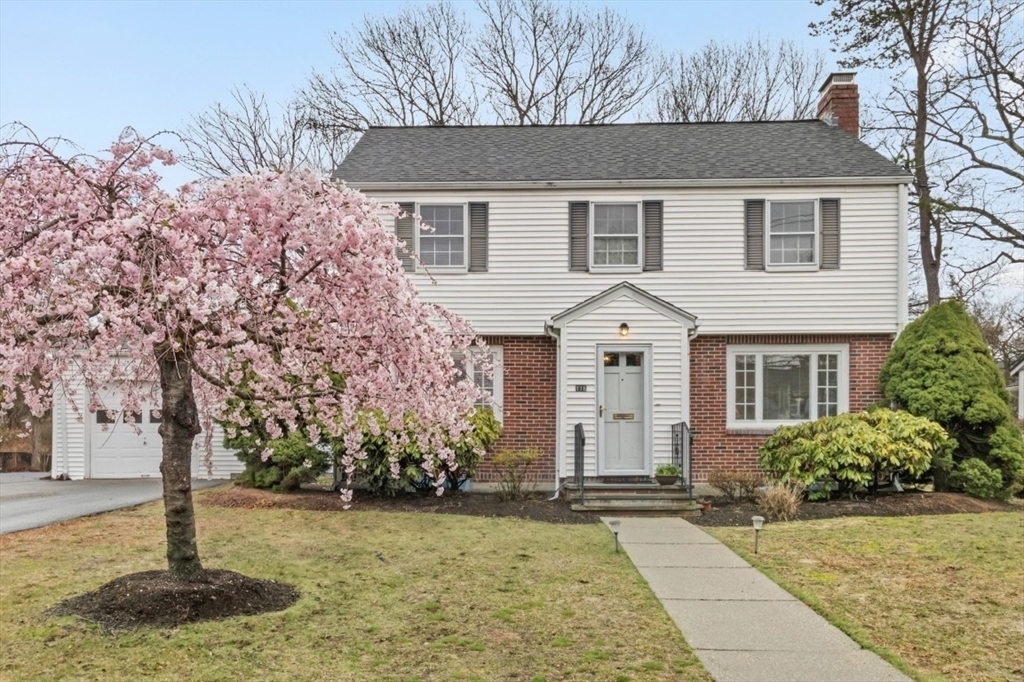 116 Winslow Road, Newton, Massachusetts, 4 Bedrooms Bedrooms, 10 Rooms Rooms,2.5 BathroomsBathrooms,Residential,For Sale,Winslow Road,73497140