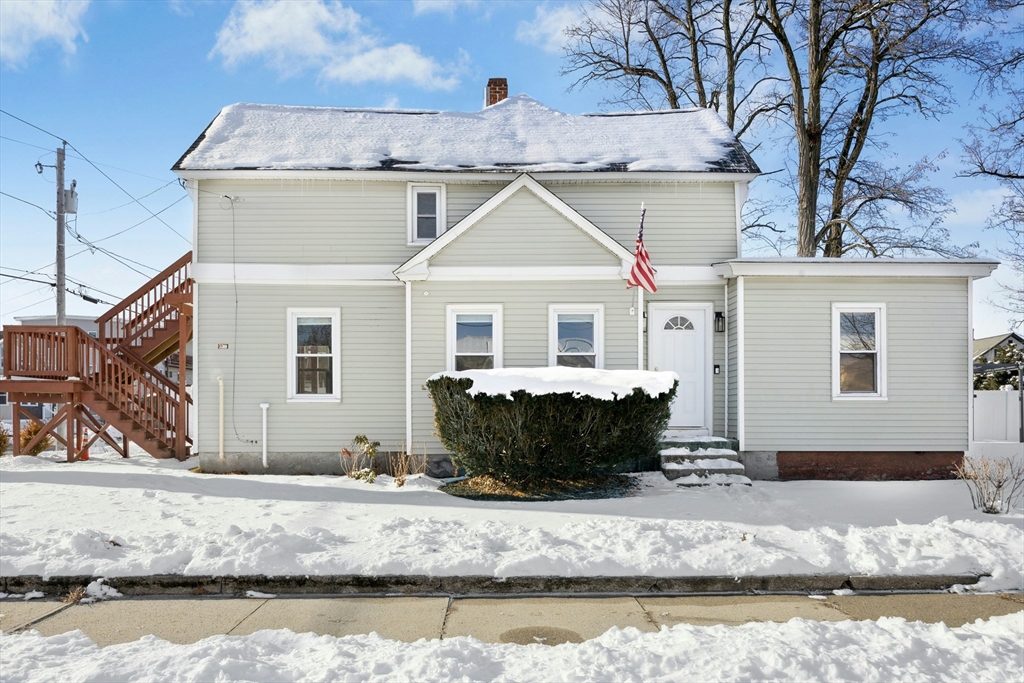 212 Spruce St, Leominster, Massachusetts, 4 Bedrooms Bedrooms, 10 Rooms Rooms,2 BathroomsBathrooms,Residential Income,For Sale,Spruce St,73487109