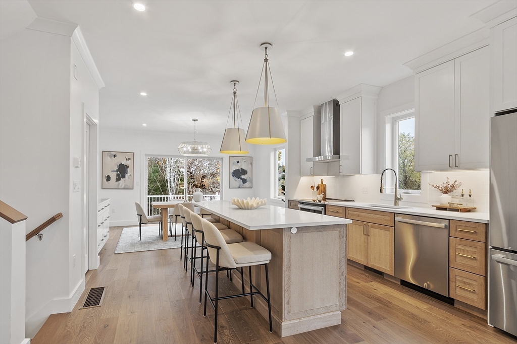 225 Middlesex Turnpike, Burlington, Massachusetts, 3 Bedrooms Bedrooms, 7 Rooms Rooms,3.5 BathroomsBathrooms,Residential,For Sale,Middlesex Turnpike,73482410
