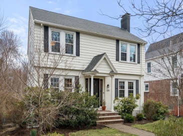 325 Parker Street, Newton, Massachusetts, 3 Bedrooms Bedrooms, 10 Rooms Rooms,2.5 BathroomsBathrooms,Residential,For Sale,Parker Street,73497467