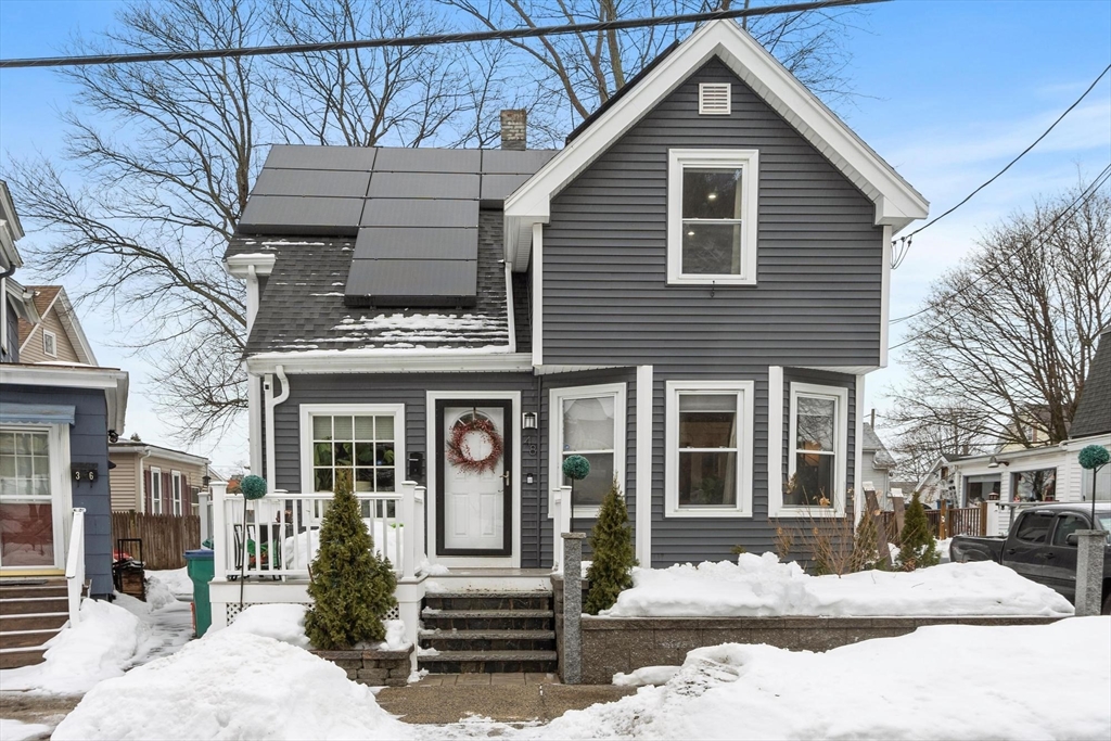 48 Clarendon Avenue, Lynn, Massachusetts, 3 Bedrooms Bedrooms, 6 Rooms Rooms,1.5 BathroomsBathrooms,Residential,For Sale,Clarendon Avenue,73487044