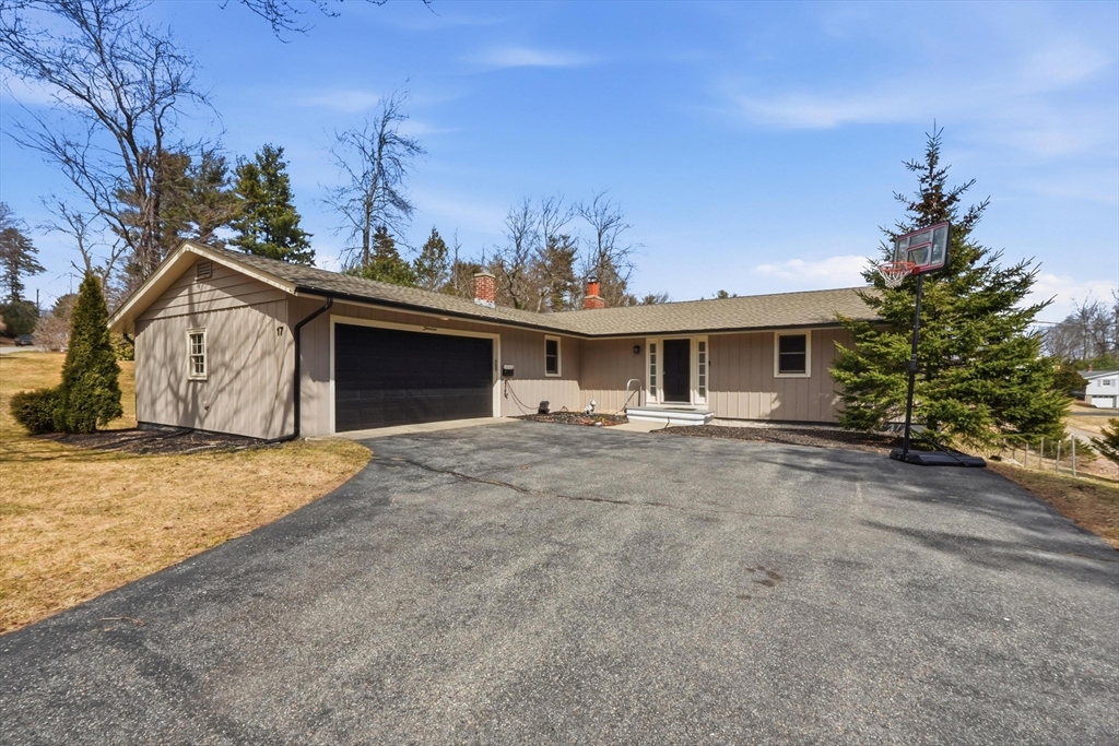 17 Walbridge Rd, Paxton, Massachusetts, 4 Bedrooms Bedrooms, 8 Rooms Rooms,2 BathroomsBathrooms,Residential,For Sale,Walbridge Rd,73481786