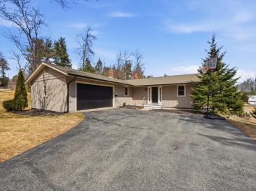 17 Walbridge Rd, Paxton, Massachusetts, 4 Bedrooms Bedrooms, 8 Rooms Rooms,2 BathroomsBathrooms,Residential,For Sale,Walbridge Rd,73481786